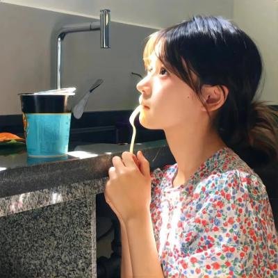 神秘裸女